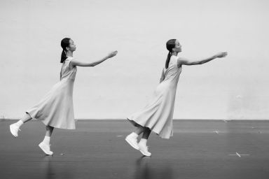 Fase, Four Movements to the Music of Steve Reich - dancers Yuika Hashimoto, Laura Maria Poletti