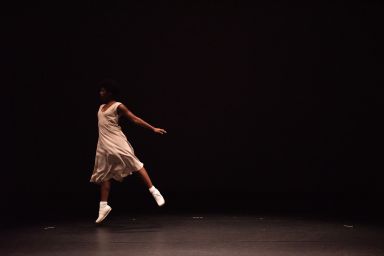 Fase, Four Movements to the Music of Steve Reich - dancer Soa Ratsifandrihana