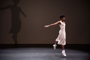 Fase, Four Movements to the Music of Steve Reich - dancer Soa Ratsifandrihana