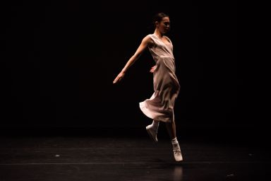 Fase, Four Movements to the Music of Steve Reich - dancer Yuika Hashimoto