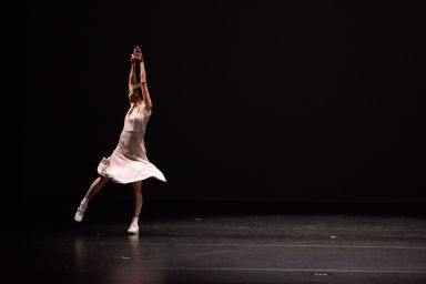 Fase, Four Movements to the Music of Steve Reich - dancer Yuika Hashimoto