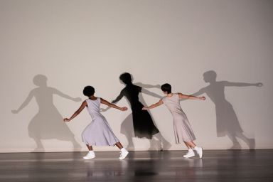 Fase, Four Movements to the Music of Steve Reich - dancers Laura Bachman, Soa Ratsifandrihana